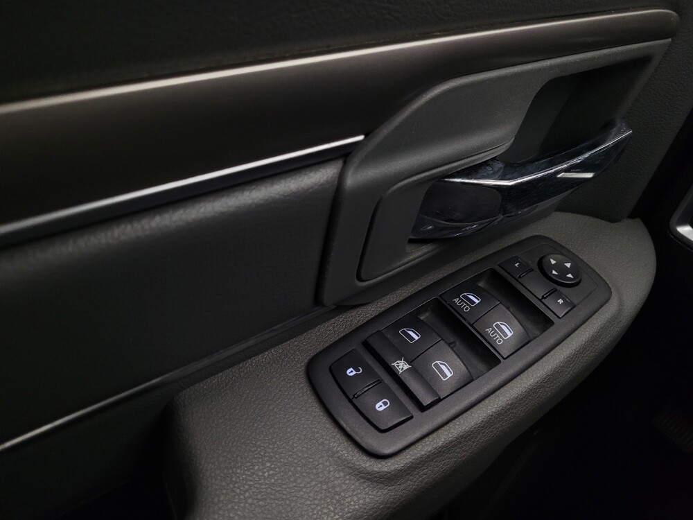 2019 RAM 1500 in Lombard, IL 60148 - 18131336 27