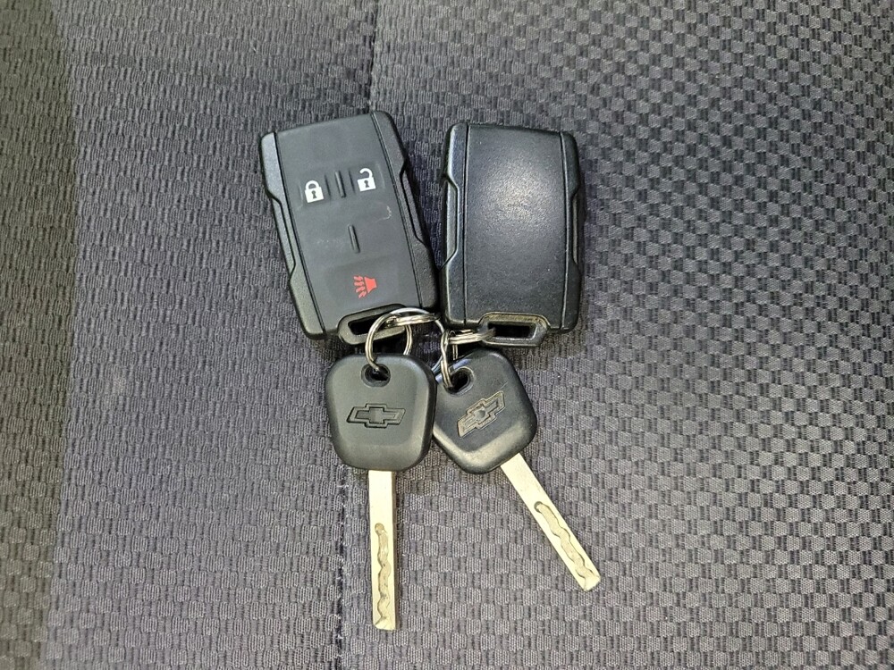 2018 Chevrolet Silverado 1500 in Taylor, MI 48180 - 18131342 32