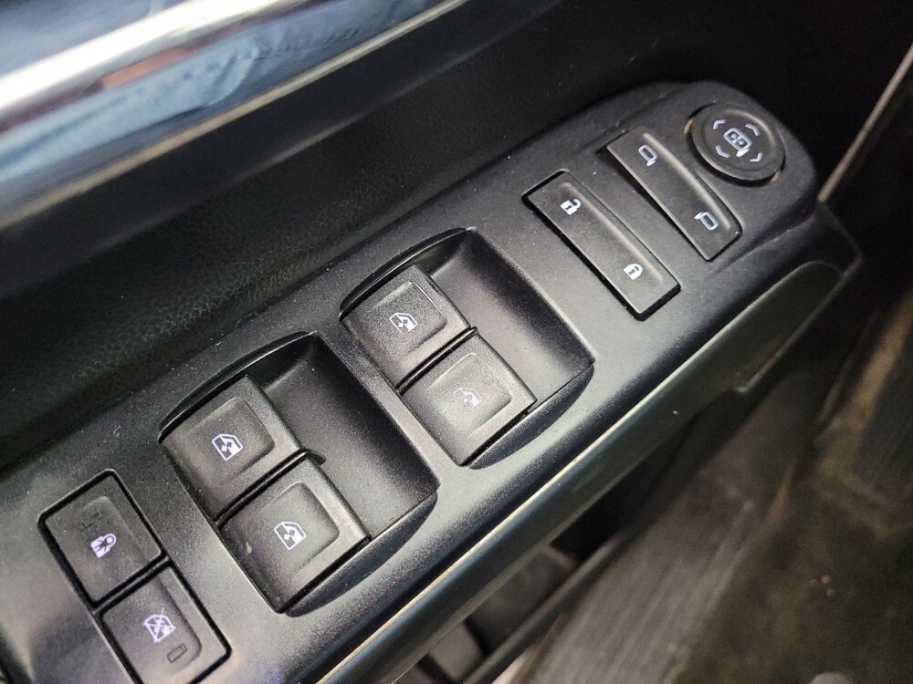 2018 Chevrolet Silverado 1500 in Taylor, MI 48180 - 18131342 27