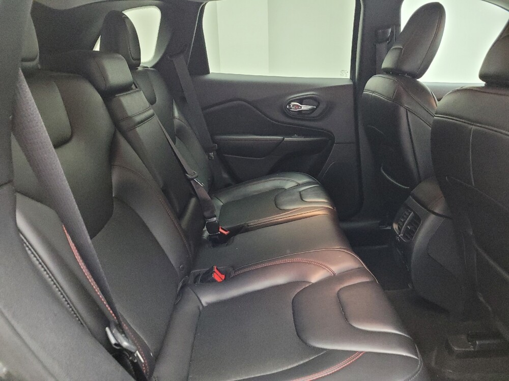 2019 Jeep Cherokee in Taylor, MI 48180 - 18131344 19