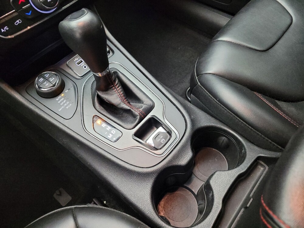 2019 Jeep Cherokee in Taylor, MI 48180 - 18131344 26