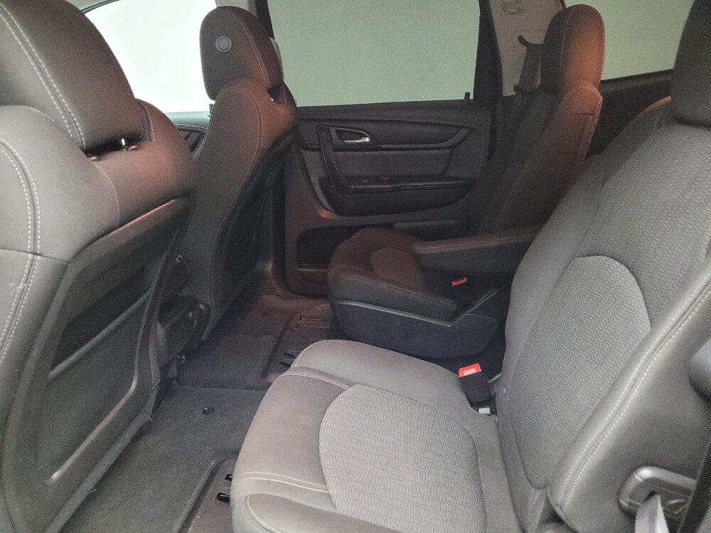 2017 Chevrolet Traverse in Taylor, MI 48180 - 18131345 18