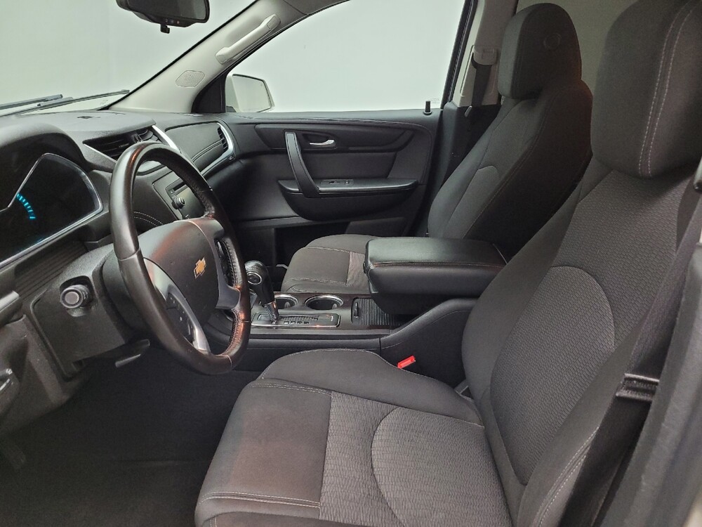 2017 Chevrolet Traverse in Taylor, MI 48180 - 18131345 17