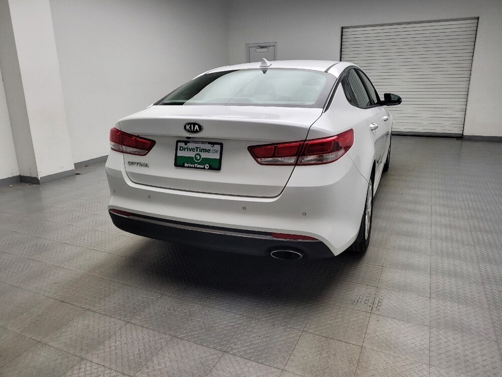 2018 Kia Optima in Grand Rapids, MI 49508 - 18131346 7