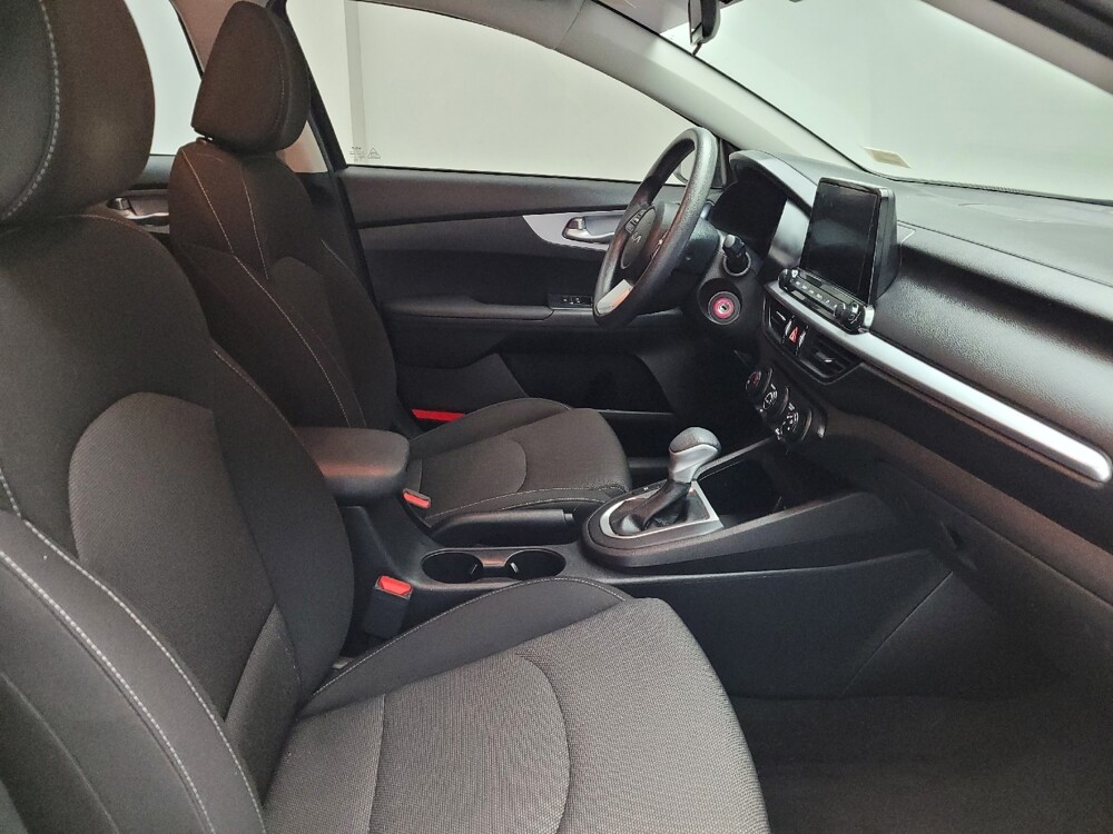 2023 Kia Forte in Taylor, MI 48180 - 18131352 21