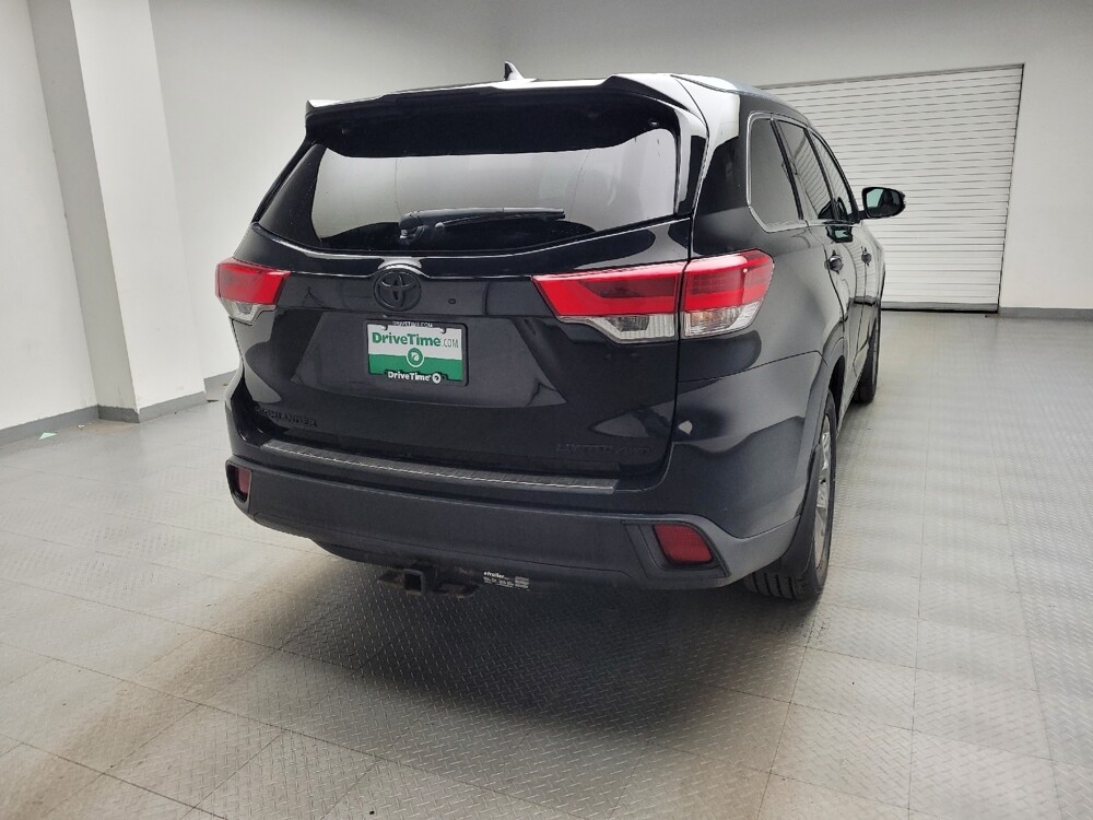 2018 Toyota Highlander in Eastpointe, MI 48021 - 18131353 7