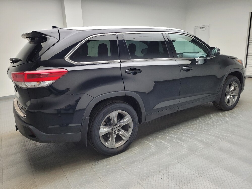 2018 Toyota Highlander in Eastpointe, MI 48021 - 18131353 10