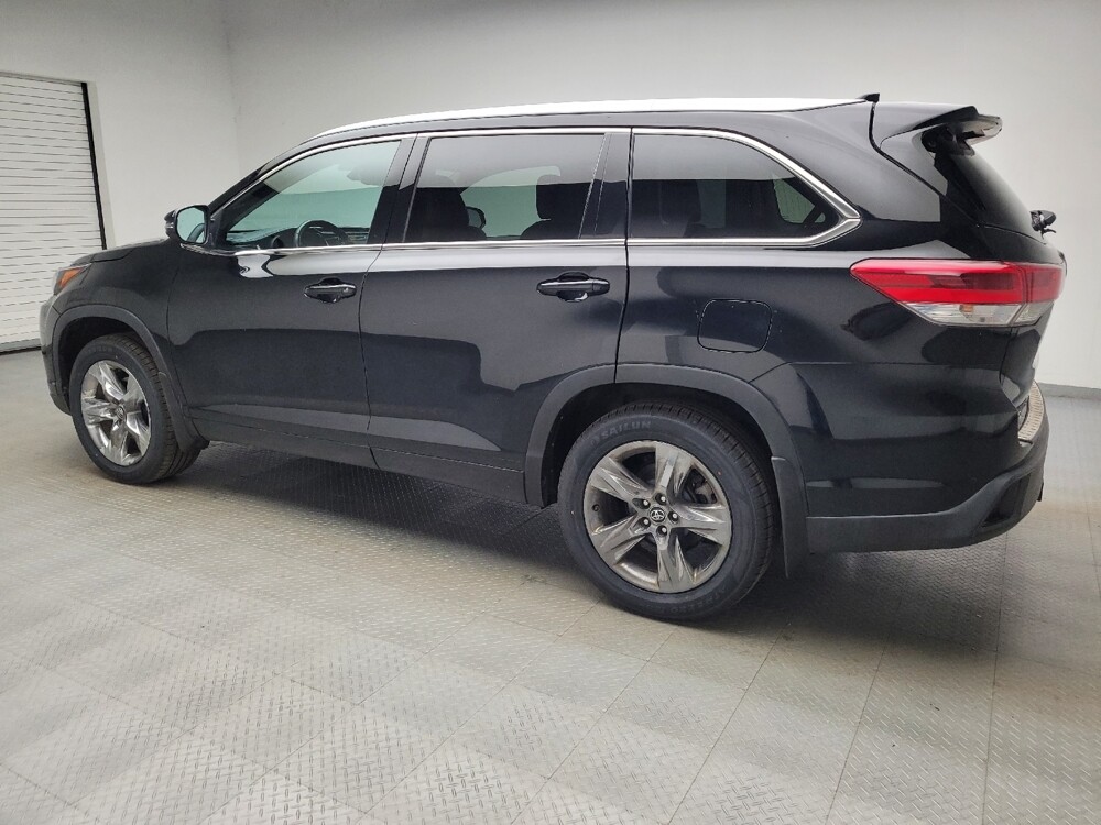 2018 Toyota Highlander in Eastpointe, MI 48021 - 18131353 3