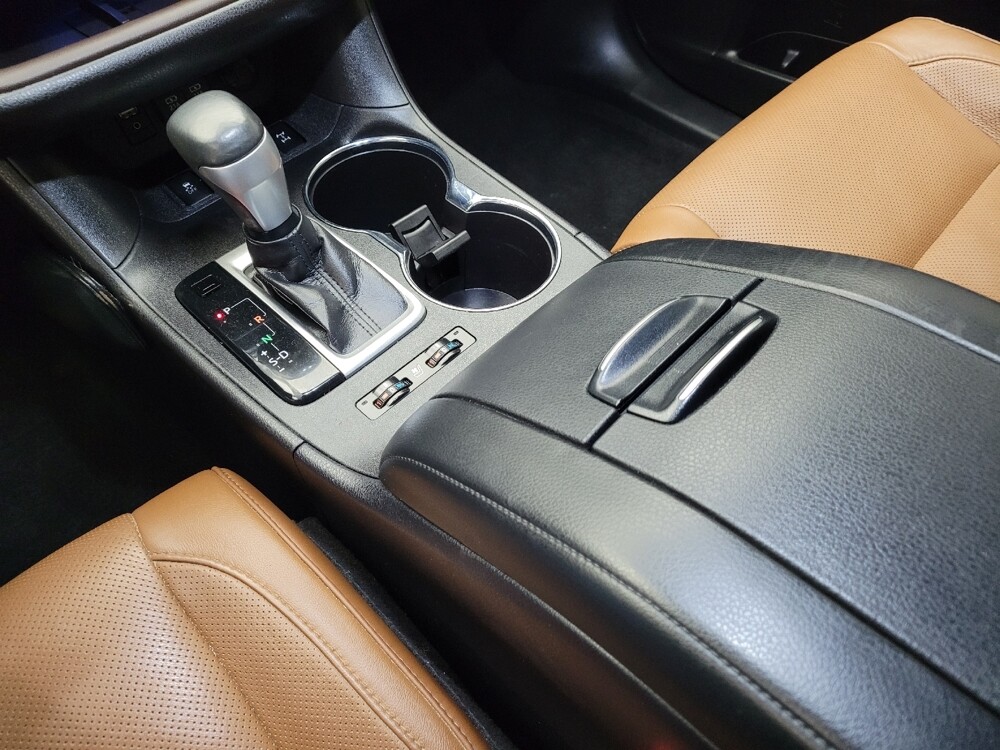 2018 Toyota Highlander in Eastpointe, MI 48021 - 18131353 26