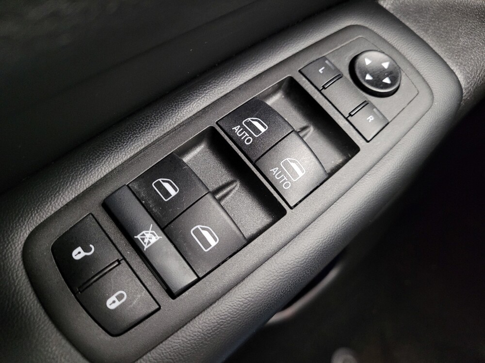 2021 Jeep Grand Cherokee in Taylor, MI 48180 - 18131354 27