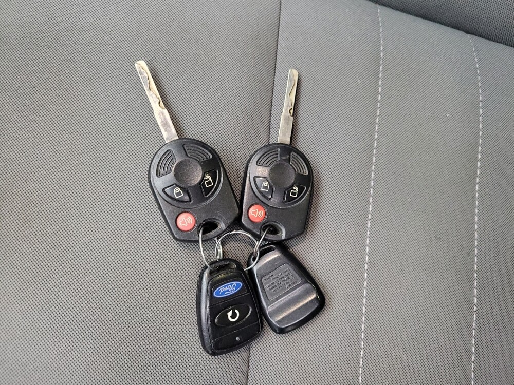 2016 Ford Escape in Eastpointe, MI 48021 - 18131355 32