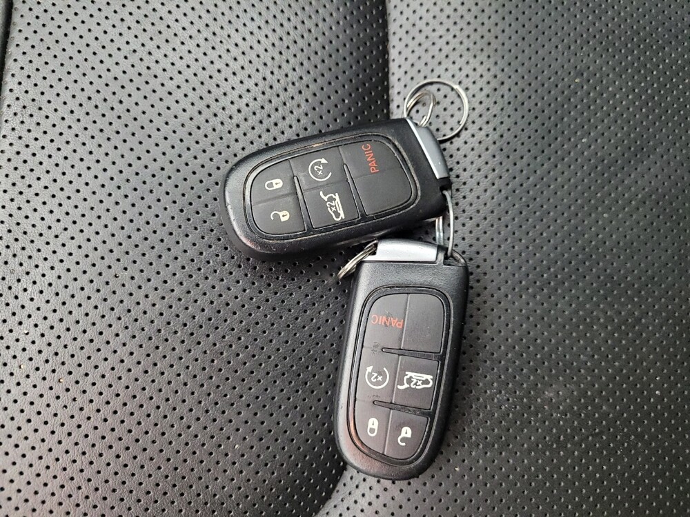 2019 Jeep Cherokee in Grand Rapids, MI 49508 - 18131359 32