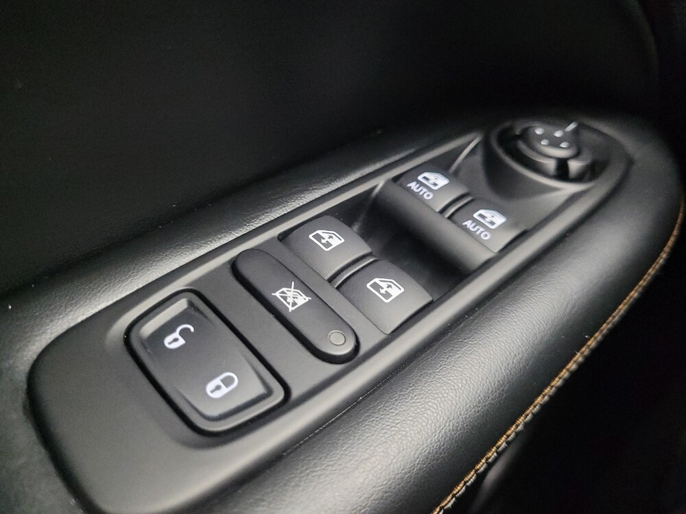 2018 Jeep Compass in Ft Wayne, IN 46805 - 18131363 27