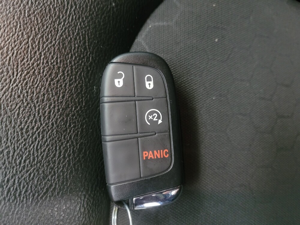 2018 Jeep Compass in Ft Wayne, IN 46805 - 18131363 32