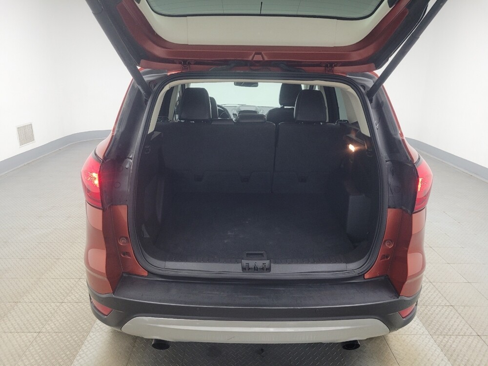 2019 Ford Escape in Indianapolis, IN 46222 - 18131373 29