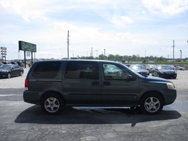 2006 Chevrolet Uplander in Oak Grove, MO 64075 - 18131375 3