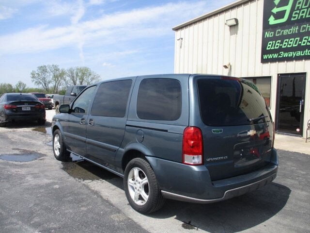 2006 Chevrolet Uplander in Oak Grove, MO 64075 - 18131375 6