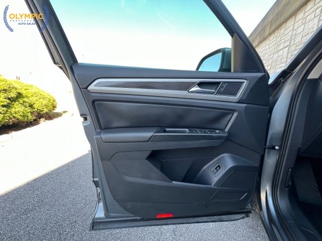 2019 Volkswagen Atlas in Decatur, GA 30032 - 18131387 49