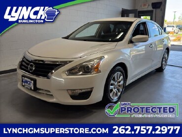 2015 Nissan Altima in Burlington, WI 53105