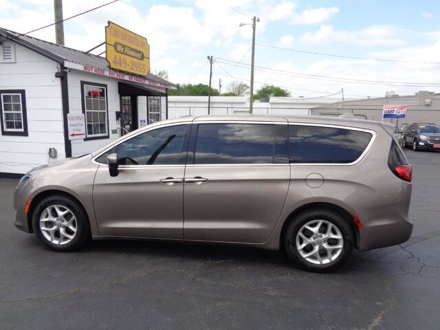 2017 Chrysler Pacifica in Lebanon, TN 37087-3302 - 18131400