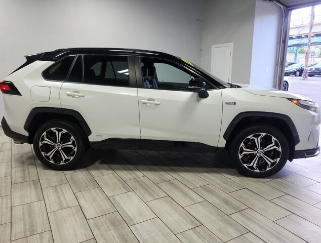 2022 Toyota RAV4 in Cinnaminson, NJ 08077 - 18131409 6