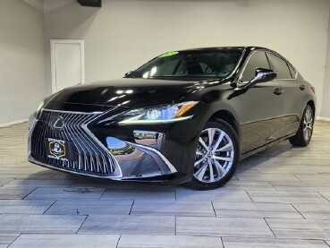 2019 Lexus ES 350 in Cinnaminson, NJ 08077