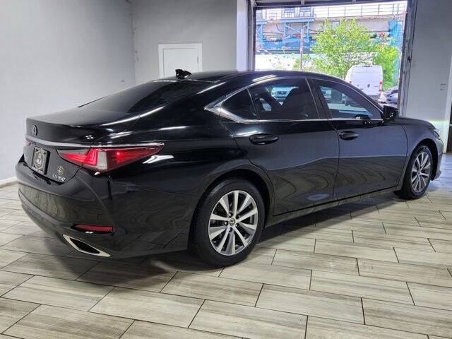 2019 Lexus ES 350 in Cinnaminson, NJ 08077 - 18131412 5