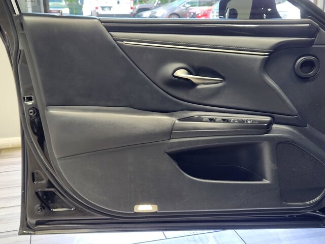 2019 Lexus ES 350 in Cinnaminson, NJ 08077 - 18131412 10