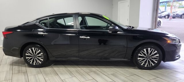 2024 Nissan Altima in Cinnaminson, NJ 08077 - 18131416 6