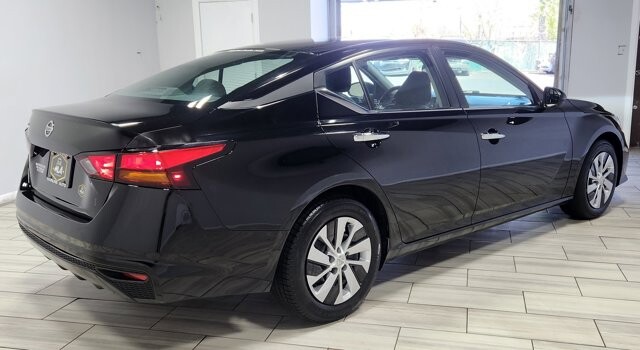 2022 Nissan Altima in Cinnaminson, NJ 08077 - 18131418 5