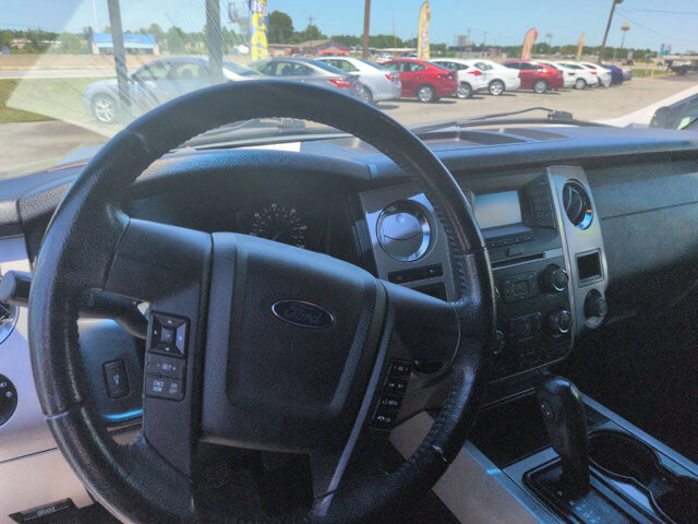 2017 Ford Expedition in North Little Rock, AR 72117-1620 - 18131421 7