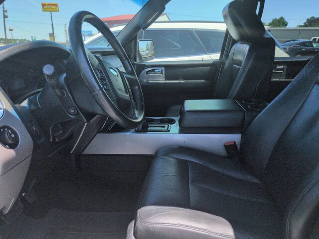 2017 Ford Expedition in North Little Rock, AR 72117-1620 - 18131421 6