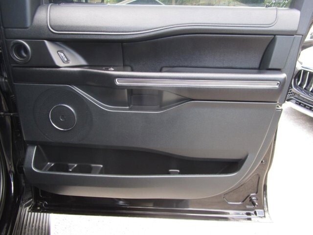 2020 Ford Expedition Max in Tampa, FL 33604-6914 - 18131434 22