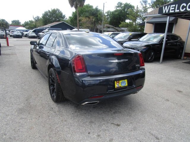 2019 Chrysler 300 in Tampa, FL 33604-6914 - 18131435 25