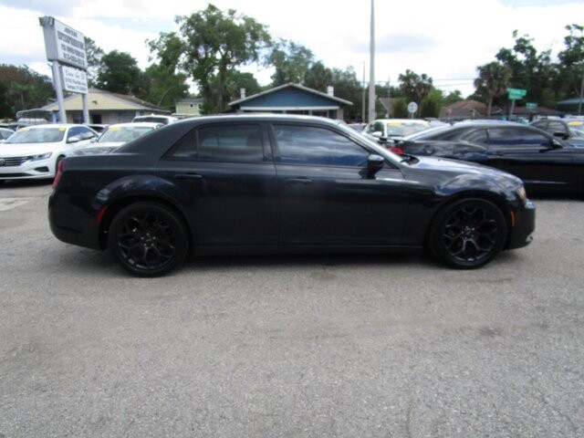 2019 Chrysler 300 in Tampa, FL 33604-6914 - 18131435 26