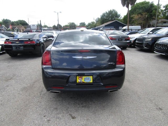 2019 Chrysler 300 in Tampa, FL 33604-6914 - 18131435 23