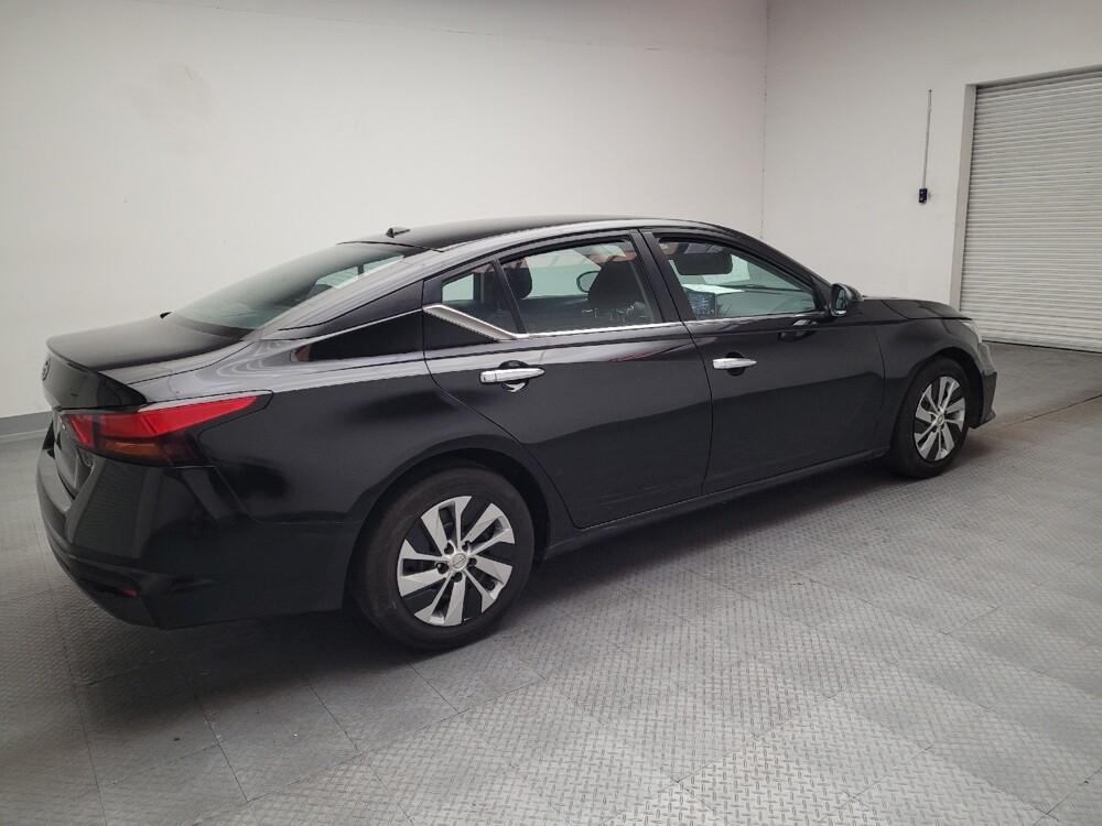 2020 Nissan Altima in Downey, CA 90241 - 18131438 10