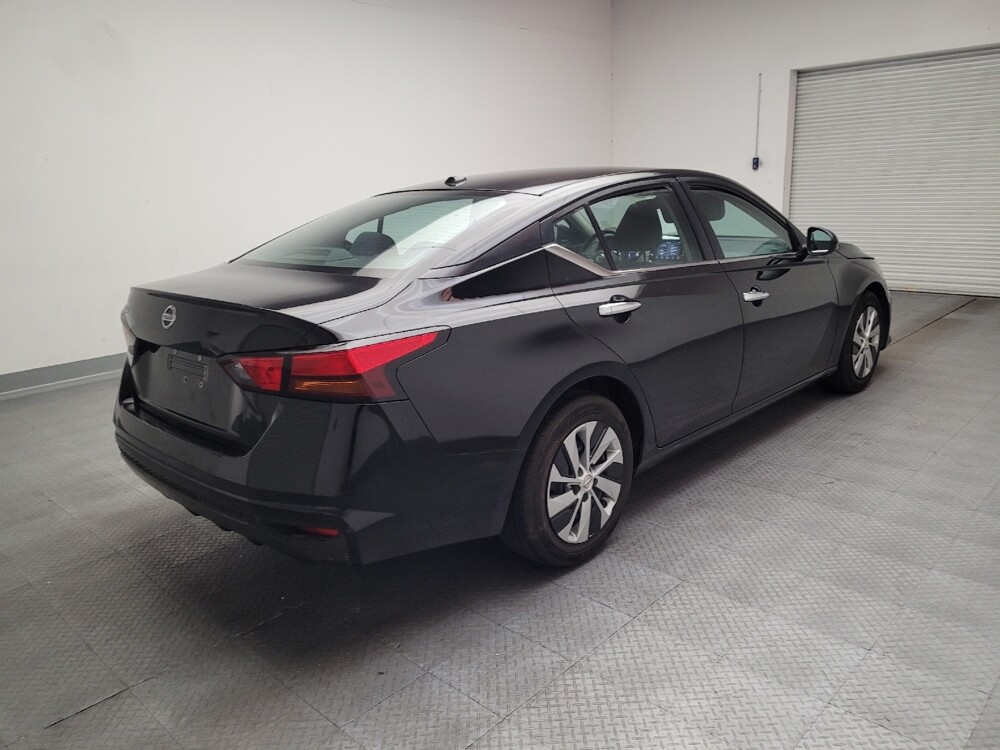 2020 Nissan Altima in Downey, CA 90241 - 18131438 9