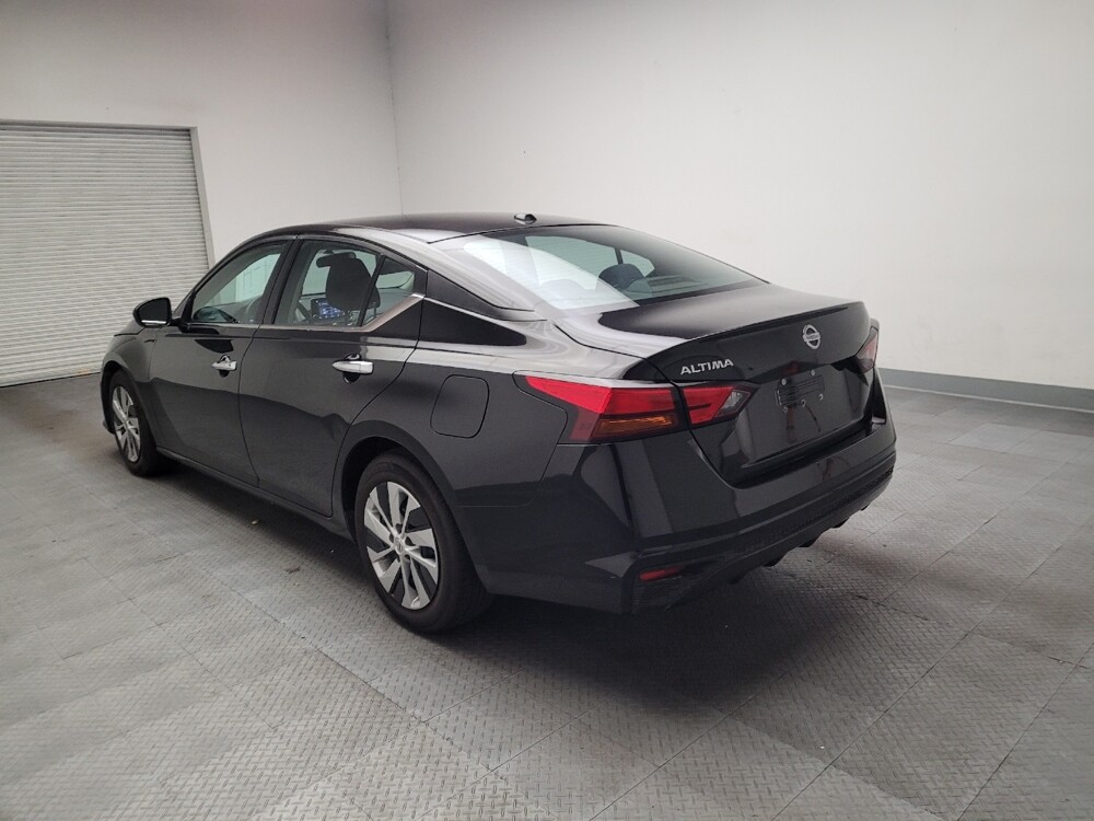 2020 Nissan Altima in Downey, CA 90241 - 18131438 5