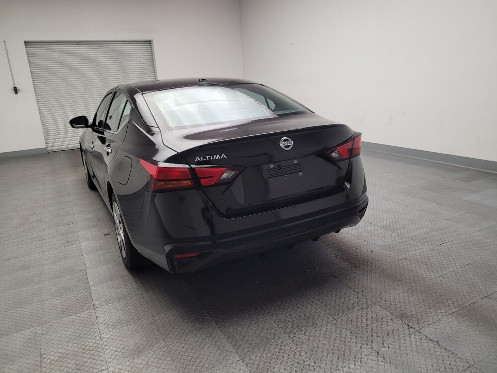 2020 Nissan Altima in Downey, CA 90241 - 18131438 6