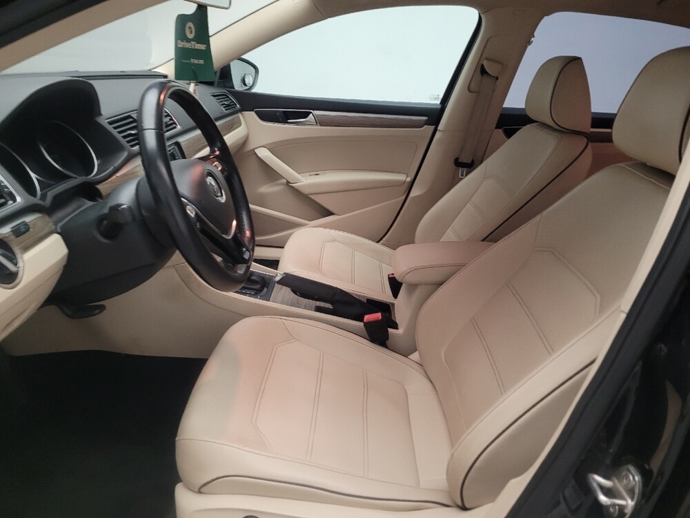 2018 Volkswagen Passat in Torrance, CA 90504 - 18131450 17