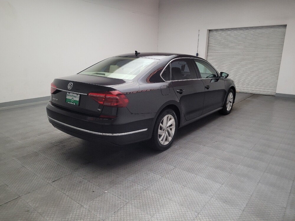 2018 Volkswagen Passat in Torrance, CA 90504 - 18131450 9