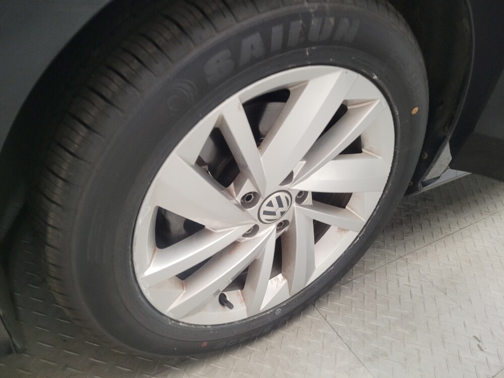 2018 Volkswagen Passat in Torrance, CA 90504 - 18131450 31