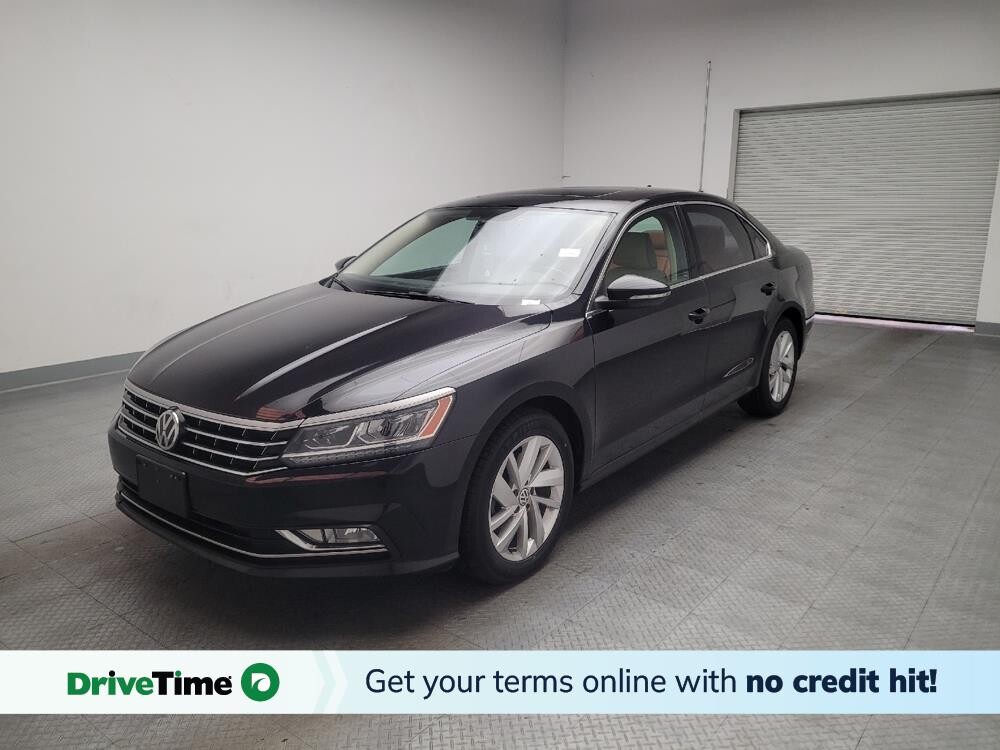 2018 Volkswagen Passat in Torrance, CA 90504 - 18131450