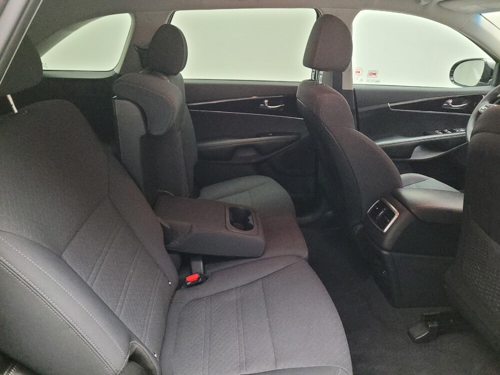 2019 Kia Sorento in Downey, CA 90241 - 18131454 19