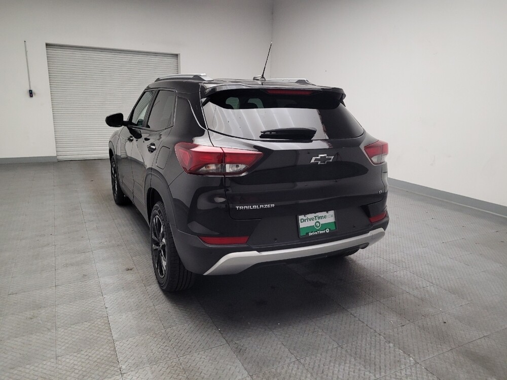 2021 Chevrolet TrailBlazer in Fresno, CA 93726 - 18131460 6