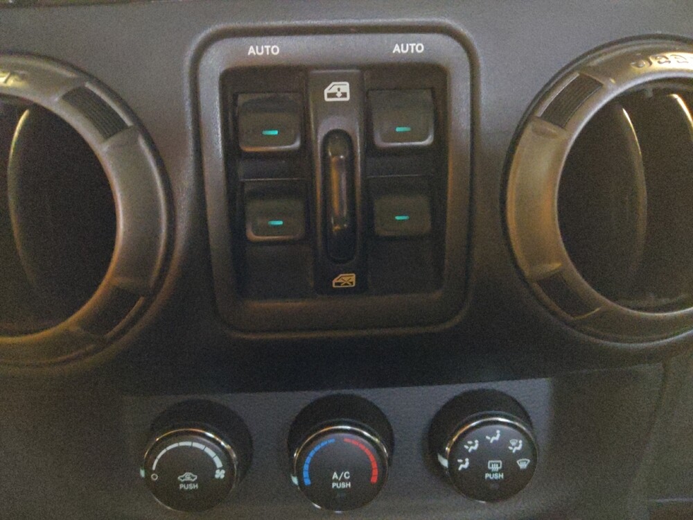 2018 Jeep Wrangler in Tucson, AZ 85705 - 18131509 27