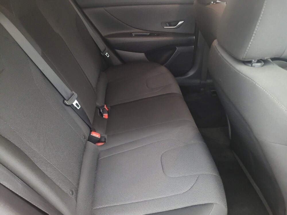 2021 Hyundai Elantra in Lakeland, FL 33815 - 18131518 19