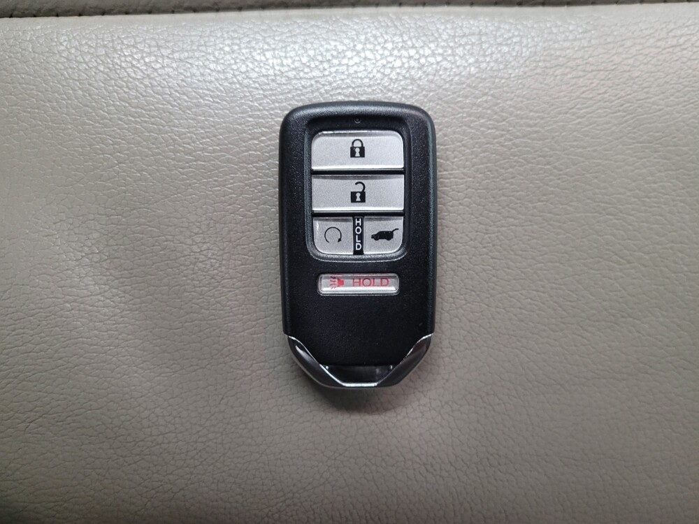 2016 Honda Pilot in Las Vegas, NV 89102 - 18131520 32