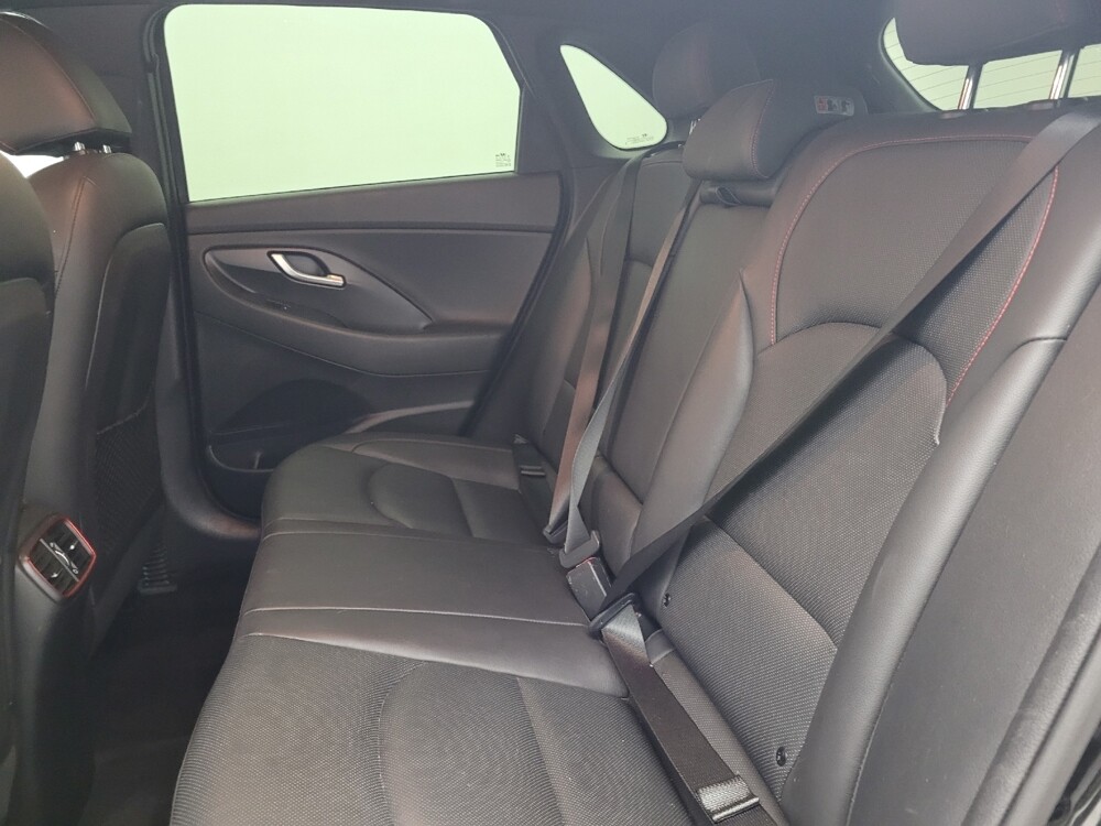 2018 Hyundai Elantra in Columbia, SC 29210 - 18131552 18